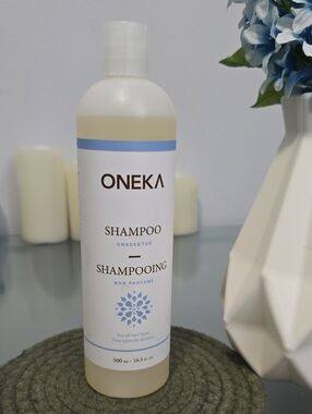 Unscented Shampoo – Gentle Care in White and Light Blue